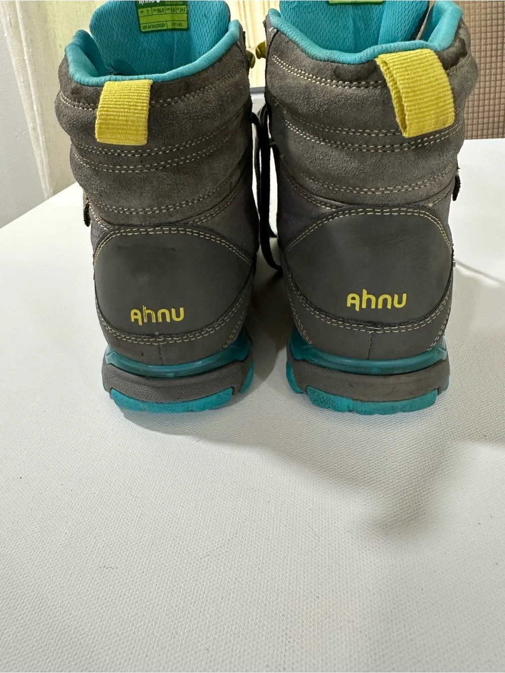 Ahnu Sugarpine Waterproof Hiking Boots Women's Size 7 Gray Turquoise F19114G